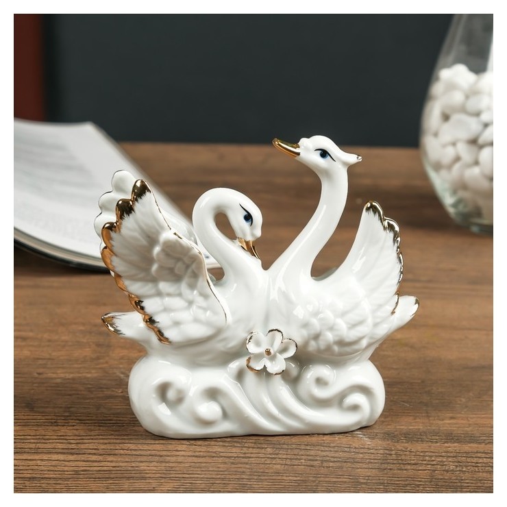 Сувенир керамика "Пара лебедей на волнах" белый, страза ,5х12х3
Сувенир керамика "Пара лебедей на волнах" белый, страза ,5х12х3