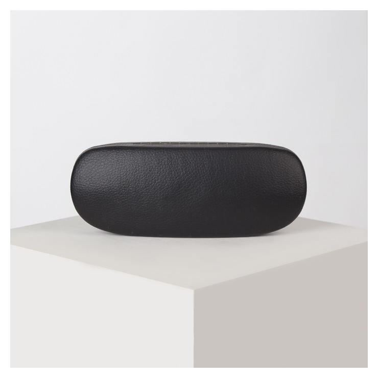 Цвет Черный  