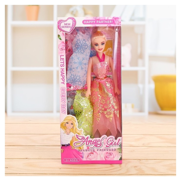 Кукла модель Лиза с набором платьев