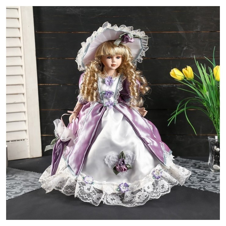 Кукла коллекционная Ангелина в сиренево-розовом платье и шляпе с зонтом