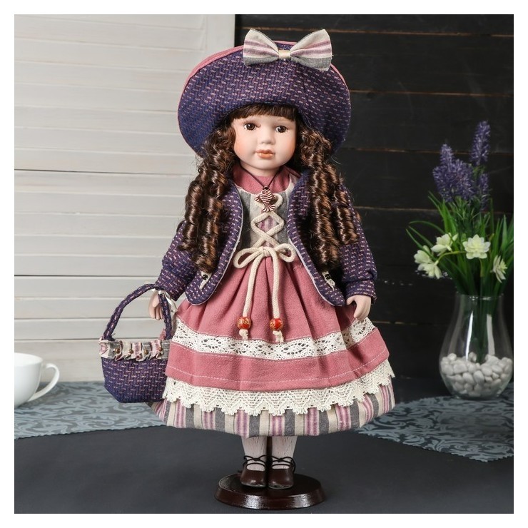 Кукла коллекционная Катерина в платье цвета охра в шляпке и с сумкой