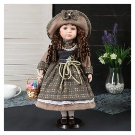 Кукла коллекционная Юлечка в светло-карамельном платье и в шляпке 