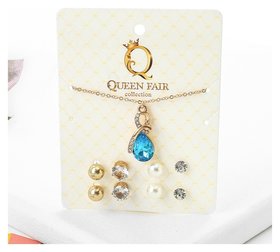 Гарнитур 5 предметов: 4 пары пуссет, кулон Капелька, цвет бело-голубой в золоте Queen Fair