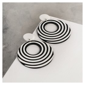 Серьги пластик "Вивьен" спираль-круг, цвет чёрно-белый Queen Fair