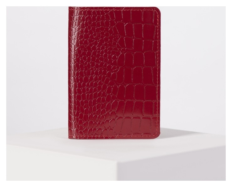 Обложка для паспорта из натуральной кожи крокодила Цвет красный
