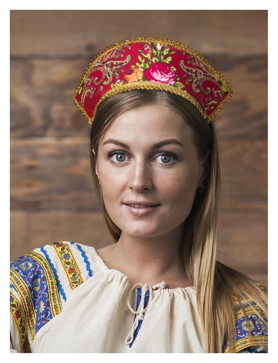 

Кокошник "Вдохновение" на бордовом, Микс