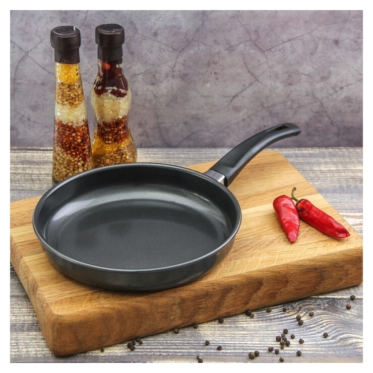 Сковорода 18 см "Навин", антипригарное покрытие, бакелитовая ручка  