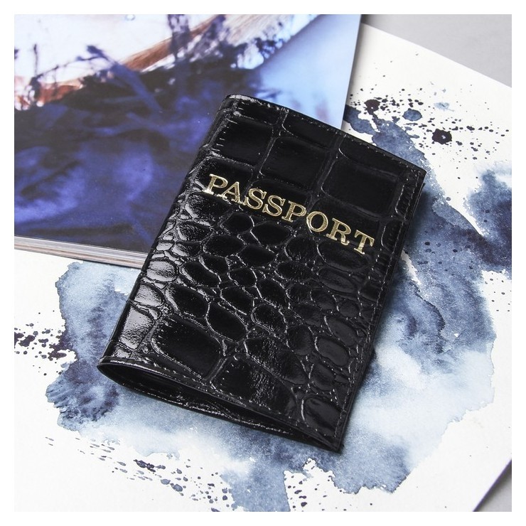 

Обложка для паспорта, тиснение фольга, крокодил, цвет чёрный