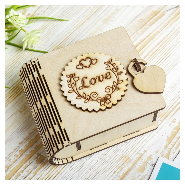

Шкатулка дерево Love12х14х6,5 см, Бежевый