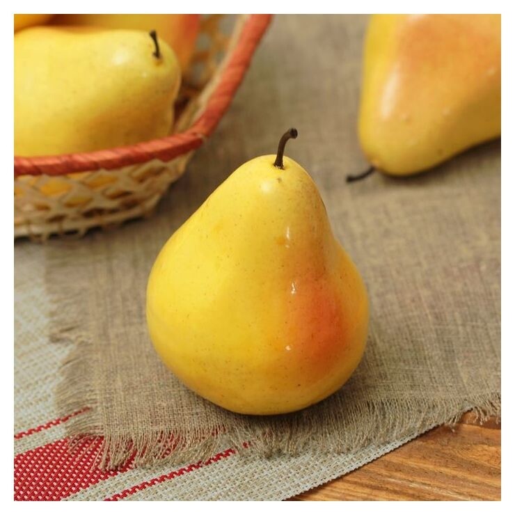 Муляж груша желтая 7*8 см  