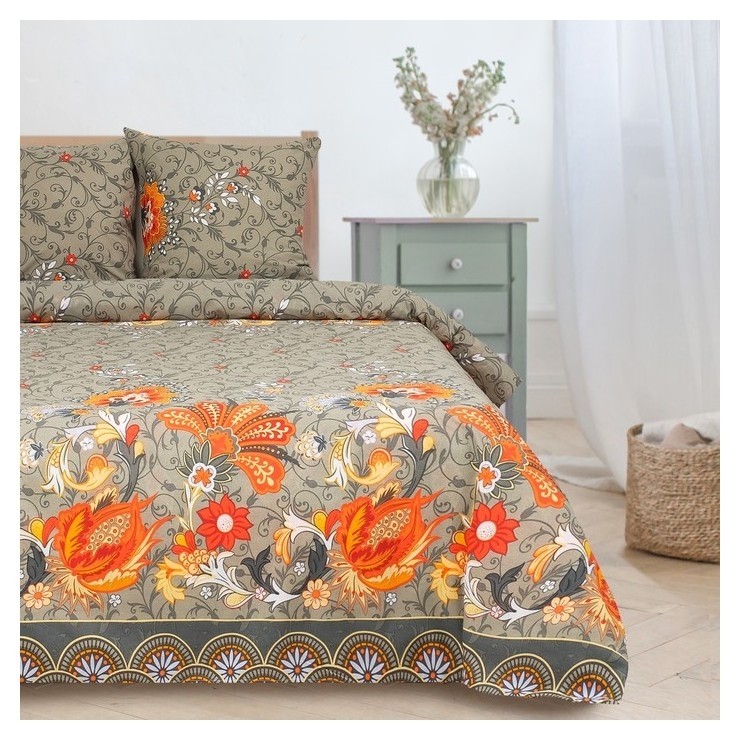 

Постельное бельё "Этель" . комильфо 175х215 см, 200х220 см, 70х70 см - 2 шт., поплин 125 г/м², Цвет не указан