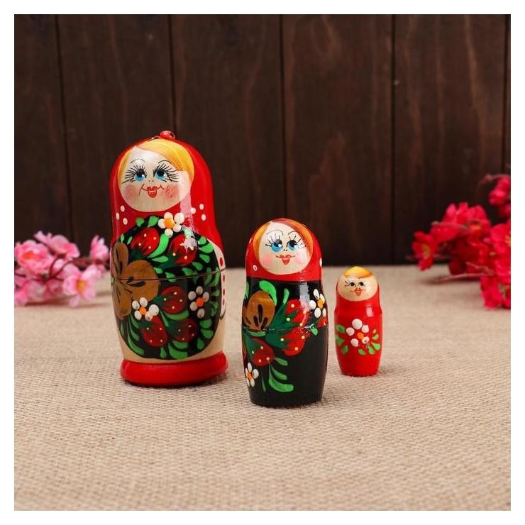

Матрёшка 3-х кукольная "Даша" с божьей коровкой, 11см, ручная роспись.