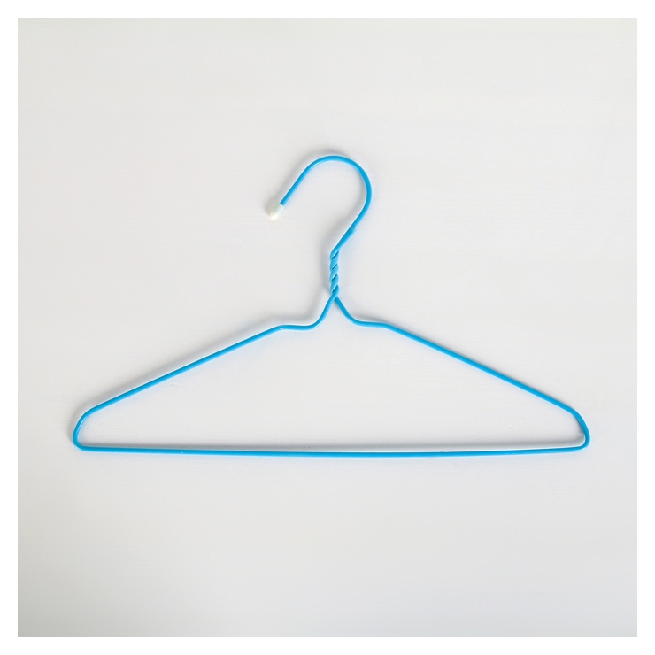 Вешалка-плечики для одежды детская, антискользящая, размер 30-34 см, ПВХ покрытие