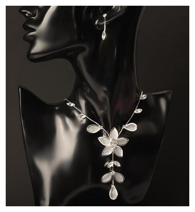 Гарнитур 2 предмета: серьги, кулон "Утончённость" зимний цветок, L=40+7  Queen Fair