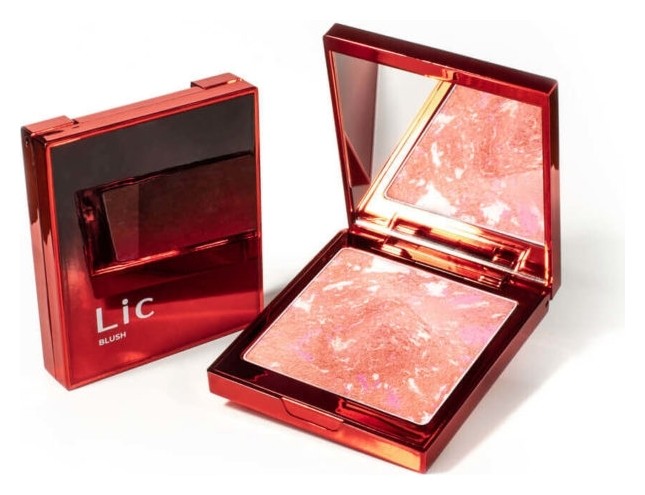 Румяна для лица с мраморной текстурой Blush  Lic