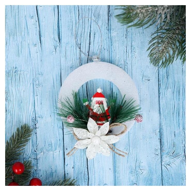 Украшение новогоднее "Рождественский венок" дедушка мороз с цветком 10 см  Зимнее волшебство