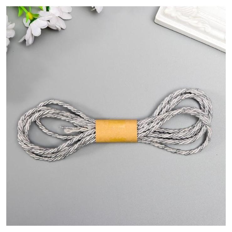 

Тесьма декоративная текстиль "С люрексом бело-серебряная" намотка 1,8 метра