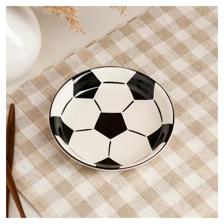 Тарелка для закусок "Футбол", керамика, 13 см  Керамика ручной работы