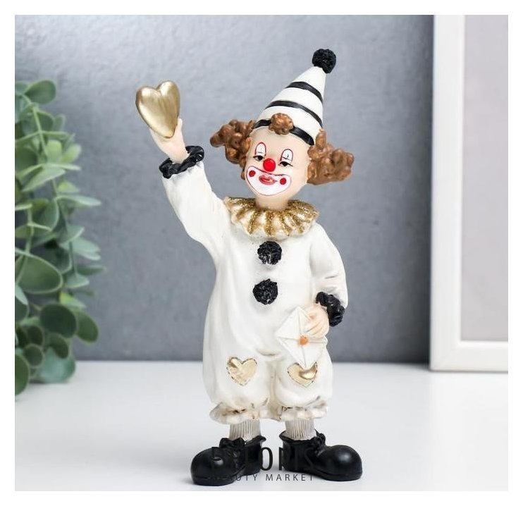 Сувенир полистоун Клоун с сердцем в руке чёрно-белый с золотом 17,5х4,5х9,5 см NNB