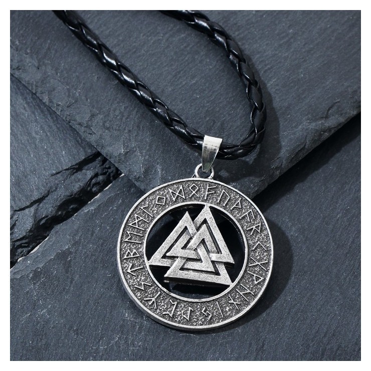 

Кулон-амулет "Валькнут" триединство богов, цвет чернёное серебро, 50см