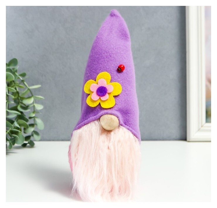 Кукла интерьерная "Гном в колпаке с цветком и божьей коровкой" 25х8х6 см 