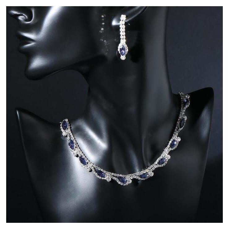 Набор 2 предмета: серьги, колье "Листопад" утончённый ромб, цвет сине-белый в серебре, 32см Queen Fair