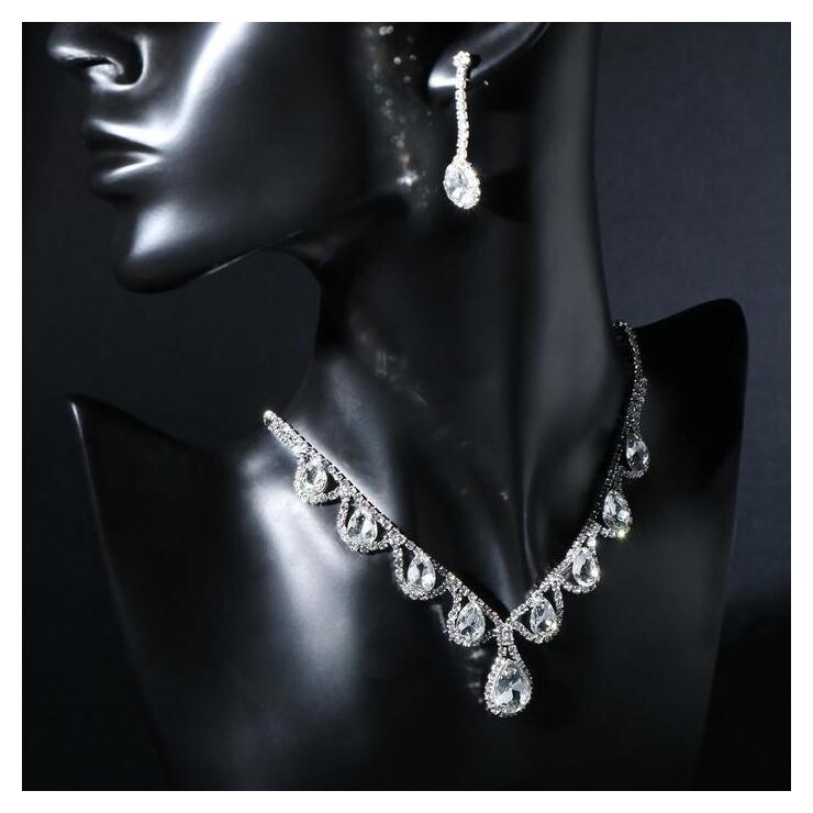 Набор 2 предмета: серьги, колье "Листопад" капли, одна нить, цвет белый в серебре  Queen Fair