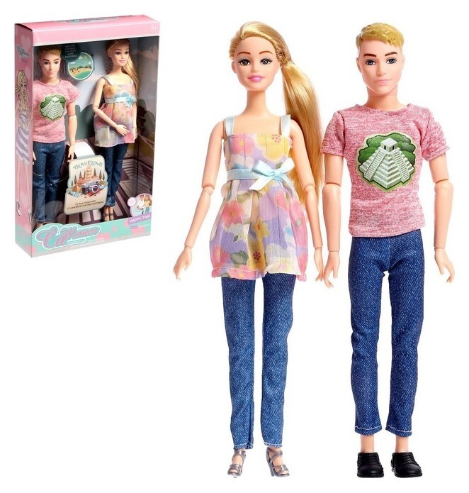 Набор кукол шарнирных «Семья в путешествии», розовая футболка  