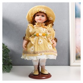 Кукла коллекционная керамика "Маша в жёлтом платье в клетку с ромашками, в шляпке" 30 см 