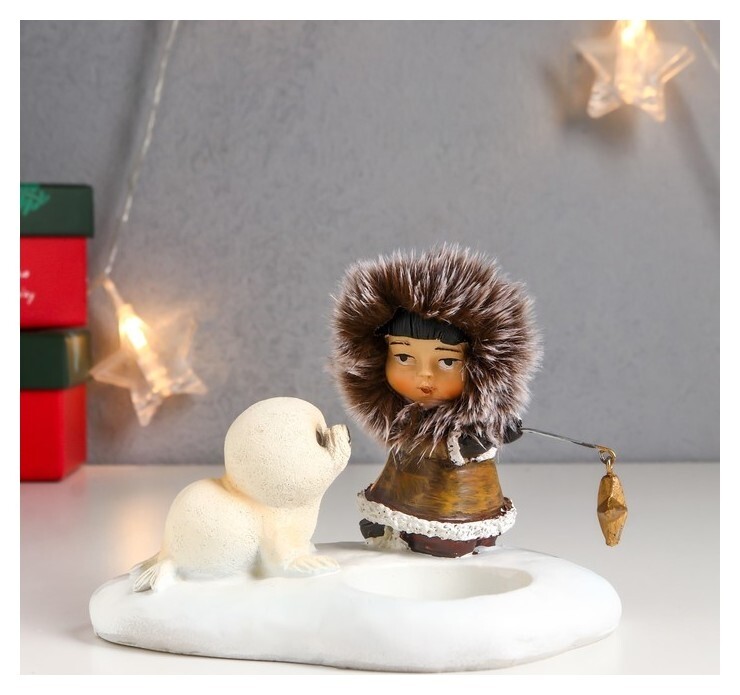 Подсвечник полистоун на 1 свечу "Малыш и морской котик - северная рыбалка" 9,5х10х14 см  