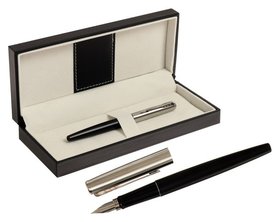 Ручка подарочная перьевая в кожзам футляре ПБ J, корпус черный с серебром Calligrata