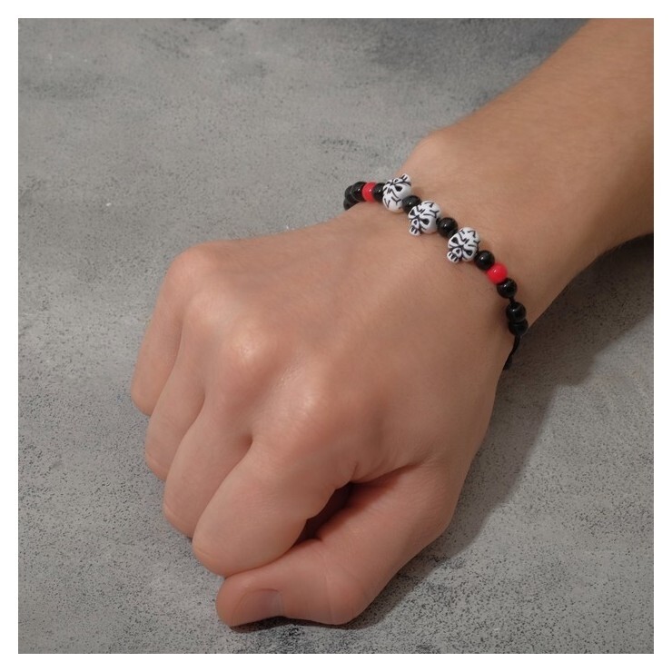 Браслет "Череп мини" красные бусины, цвет чёрно-белый, D=6 см  Queen Fair