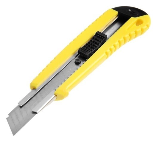 Нож универсальный тундра, металлическая направляющая, квадратный фиксатор, усиленный, 18 мм  Tundra