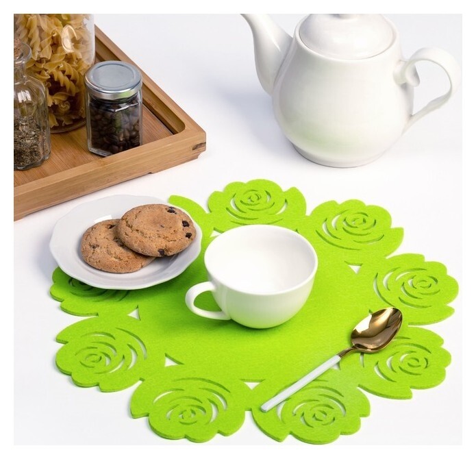 Салфетка декоративная доляна"Цветы" цвет зеленый, D 30 см, 100% п/э, фетр  Доляна