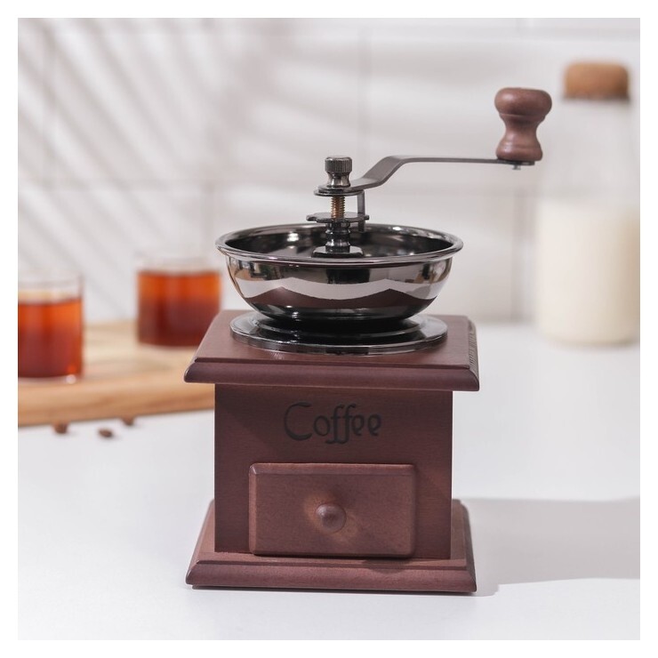 Кофемолка ручная «Василиса», 11,5×11,5×16,5 см, тёмное дерево 