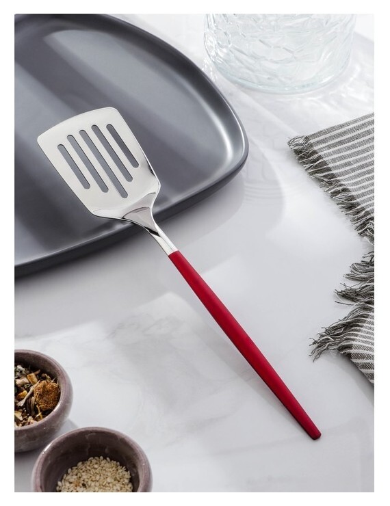 Лопатка из нержавеющей стали перфорированная Magistro «Грэйс», H=27 см, цвет ручки красный, цвет головы серебряный  Magistro
