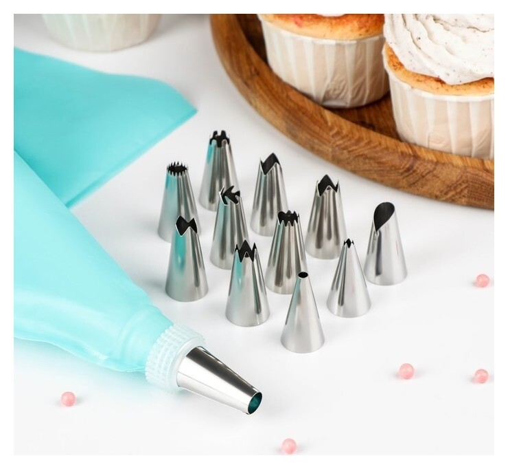 Набор кондитерский «С любовью» в кейсе 14 предметов: насадки 12 шт D=1,7 см, адаптер, мешок 30×15 см 75173  