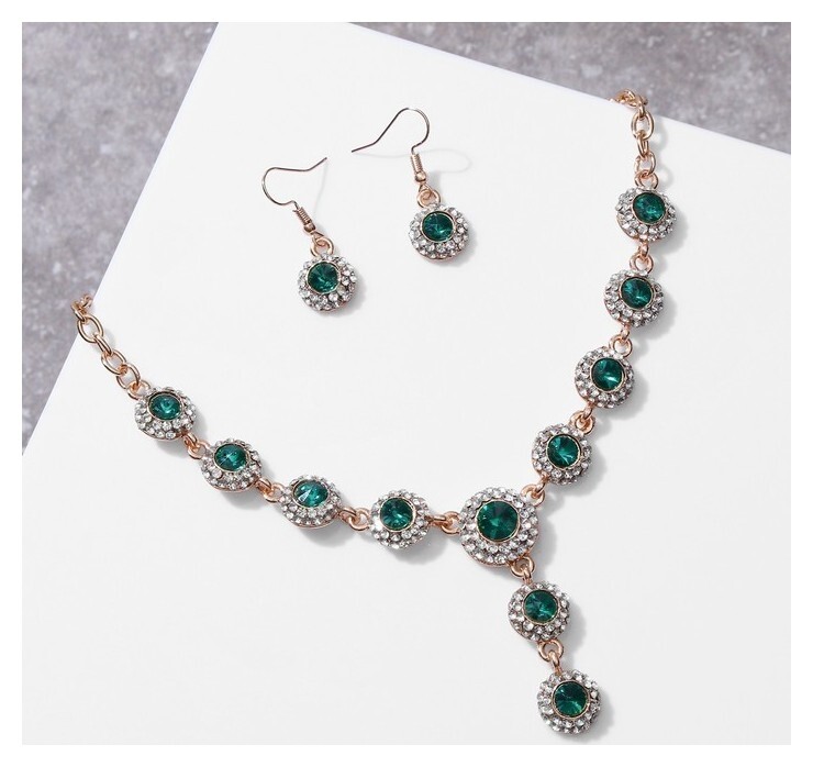 Набор 2 предмета: серьги, колье "Великолепный век", цвет бело-изумрудный в золоте, 42см  Queen Fair