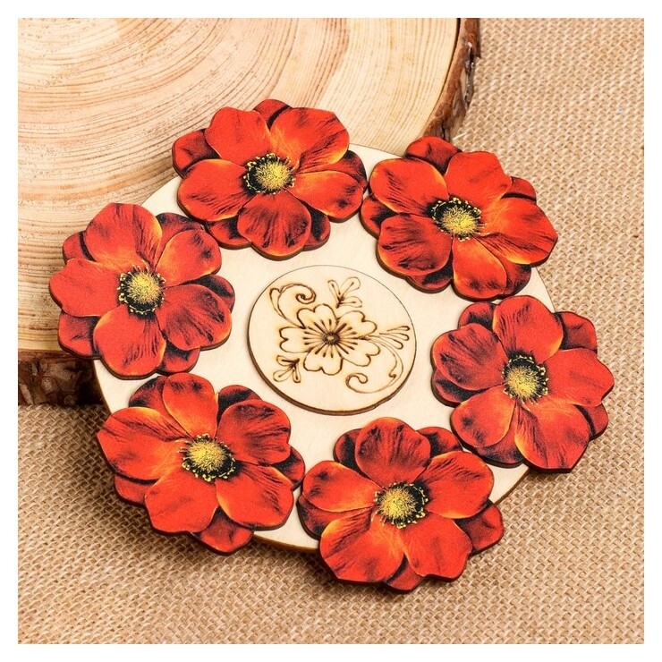 Подставка под горячее "Большой красный цветок", 20х20см, можжевельник  