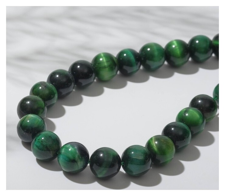 Бусины на нити №10 "Кошачий глаз", цвет тёмно-зелёный, 37см  