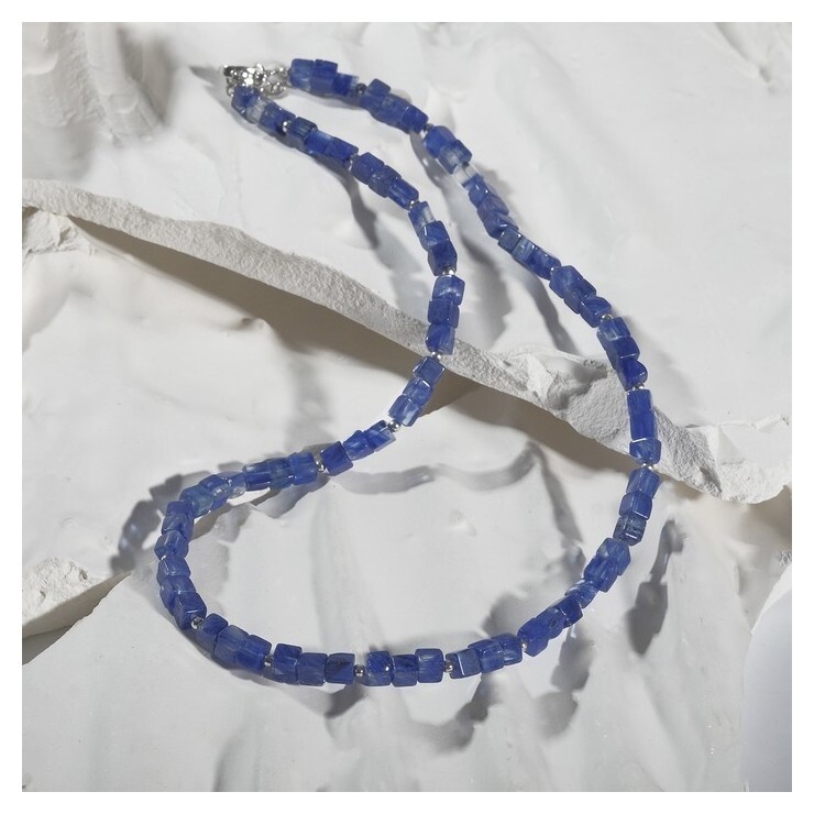 Бусы кубик 4*4мм через бусину "Кварц", цвет синий, 40см + 5см удлинитель  