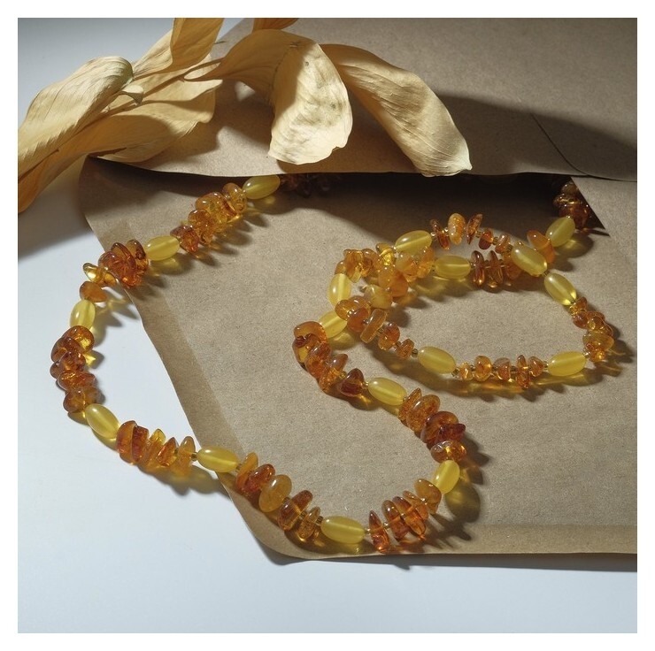Набор 2 предмета: бусы, браслет "Янтарь" крошка обработанная через оливку, цвет жёлто-коньячный  