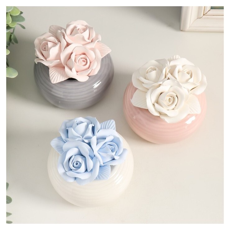 Аромадиффузор керамика "Три розы" ребристый 8,8х8,5х8,5 см  