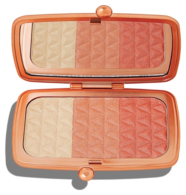 Тон radiant in rose  Makeup Revolution