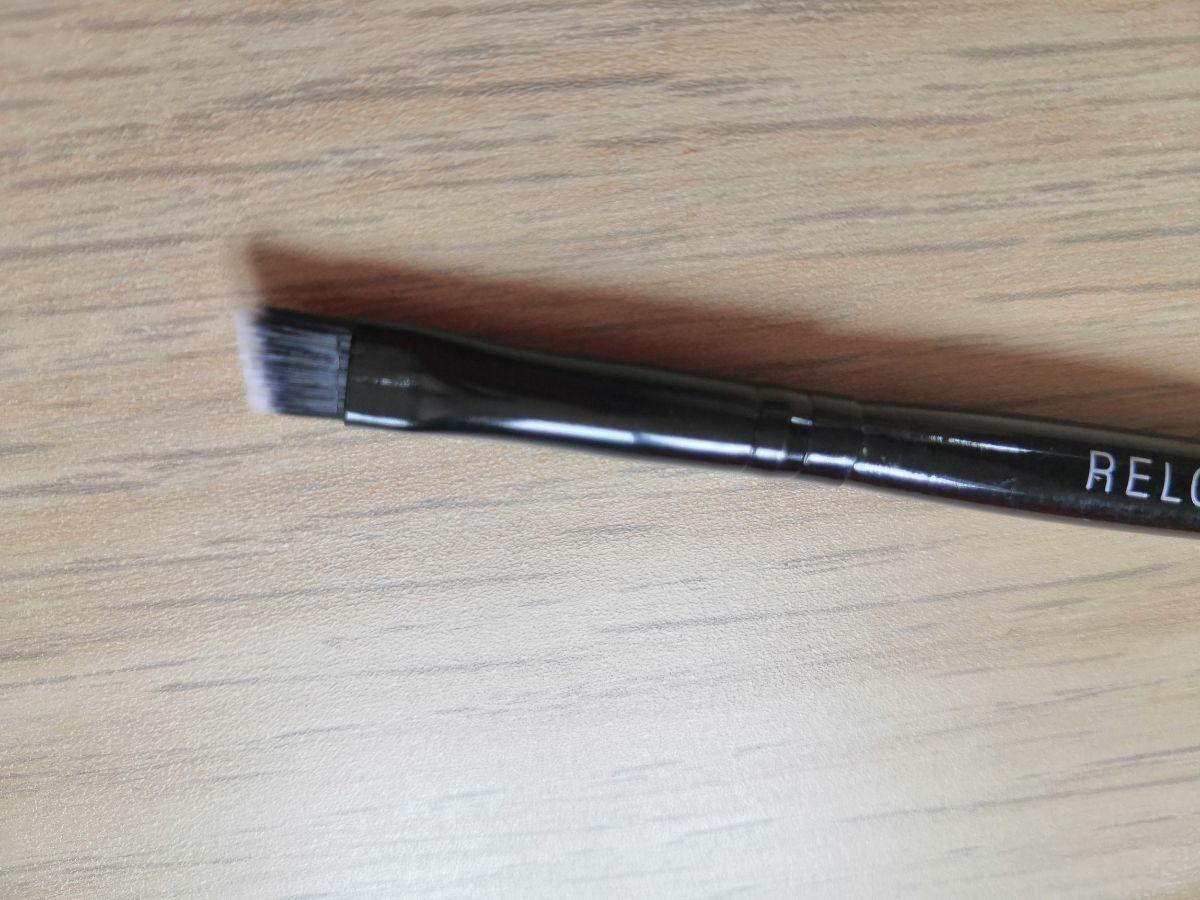 Отзыв на товар: Кисть для бровей косметическая двусторонняя Brow & Eyeliner Brush Pro. Relouis.