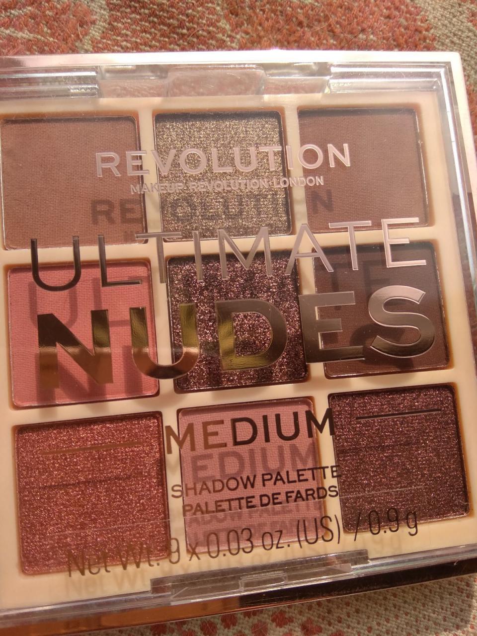 Отзыв на товар: Палетка теней для век Ultimate Nudes Eyeshadow Palette. Makeup Revolution. Вид 1 от 09.04.2023 
