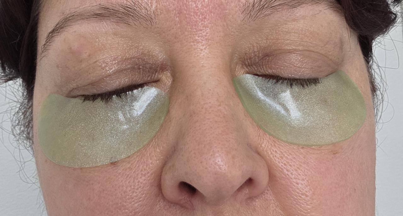 Отзыв на товар: Патчи для кожи вокруг глаз Гидрогелевые увлажняющие. Фитокосметик.