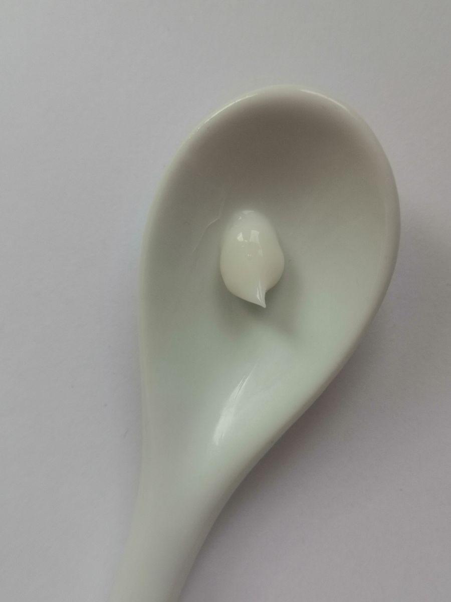 Отзыв на товар: Крем для рук регенерирующий с глицерином и экстрактом болгарской розы. Miss Magic.