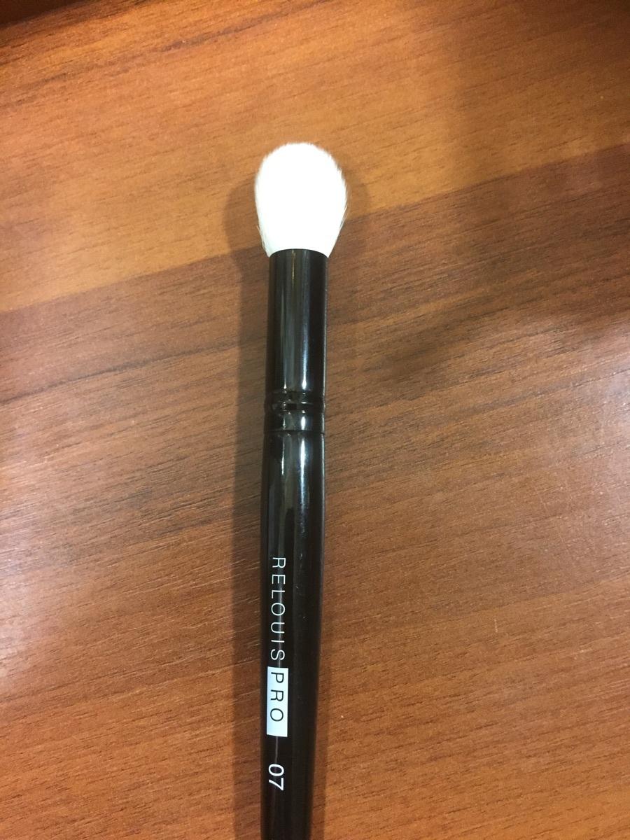 Отзыв на товар: Кисть для макияжа малая мультифункциональная Multifunctional brush S Pro. Relouis.