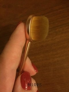 Отзыв на товар: Кисть для макияжа "Precision Oval Shape Brush". Makeup Revolution.